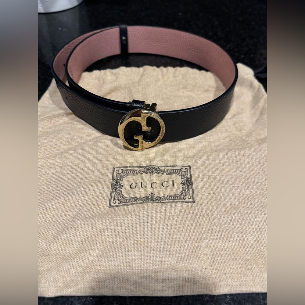 Gucci Black and Pink Belt with Gold GG Buckle - Authentic
Reposhed - Picture 1 of 9